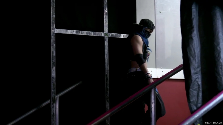 Mia_Yim27s_family_didn27t_miss_her_TakeOver_moment_mp40100.jpg
