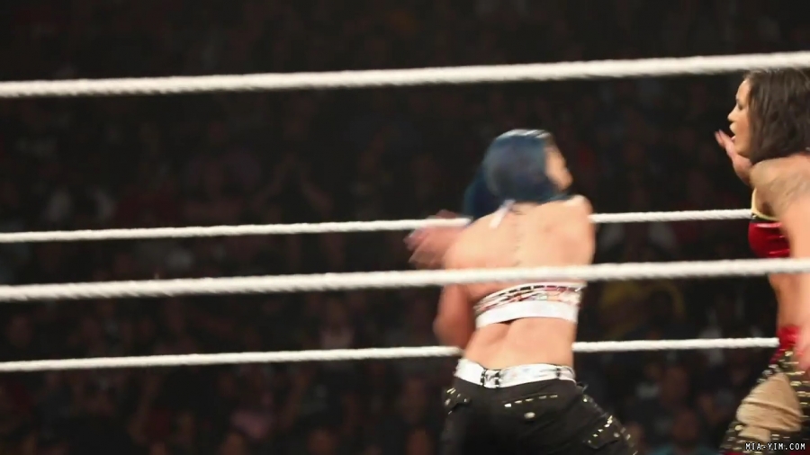 Mia_Yim27s_family_didn27t_miss_her_TakeOver_moment_mp40122.jpg