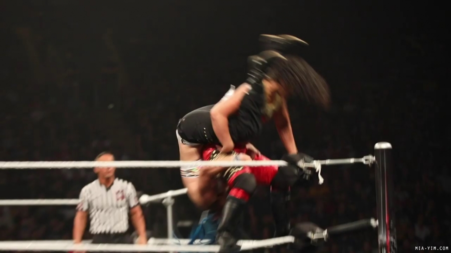 Mia_Yim27s_family_didn27t_miss_her_TakeOver_moment_mp40126.jpg