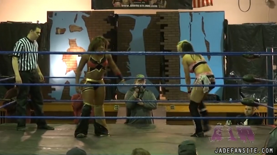 Click to view full size image
==============
MiavsAthena_Still1556.jpg MiavsAthena_Still1556.jpg