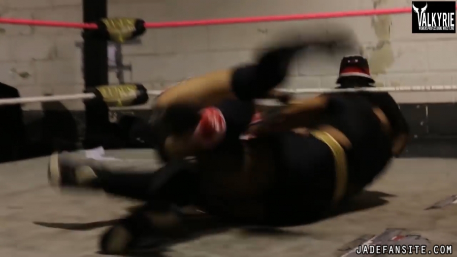 Click to view full size image
==============
MiavsBrooks_Still271.jpg MiavsBrooks_Still271.jpg