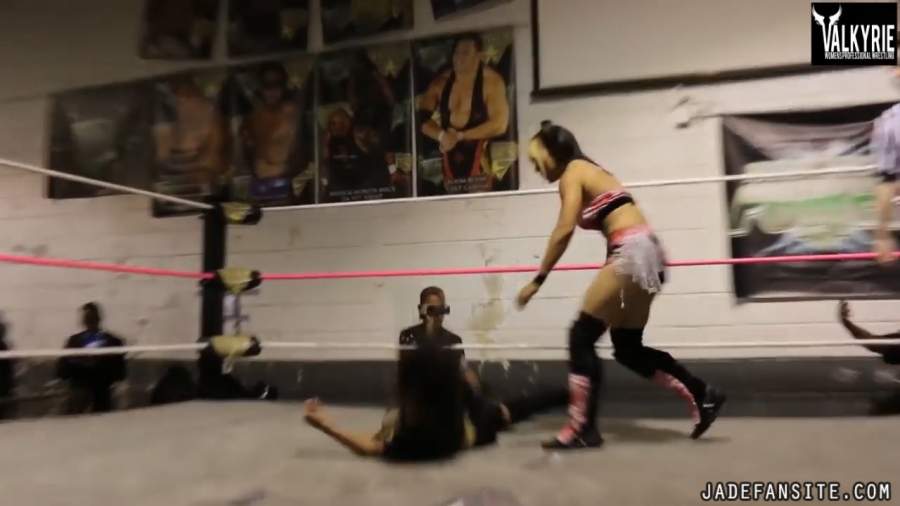 Click to view full size image
==============
MiavsBrooks_Still571.jpg MiavsBrooks_Still571.jpg