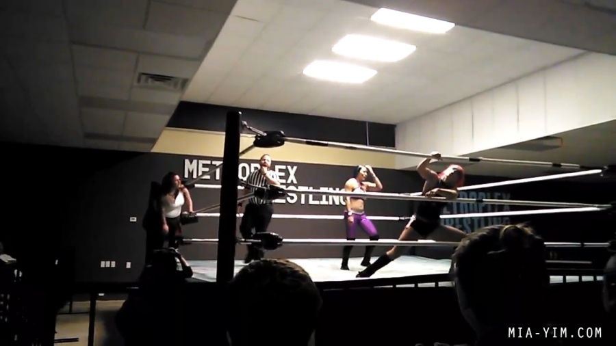 Click to view full size image
==============
MiavsDee_Still2102.jpg MiavsDee_Still2102.jpg