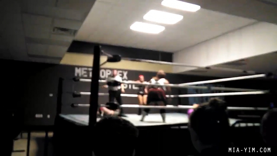 Click to view full size image
==============
MiavsDee_Still2205.jpg MiavsDee_Still2205.jpg