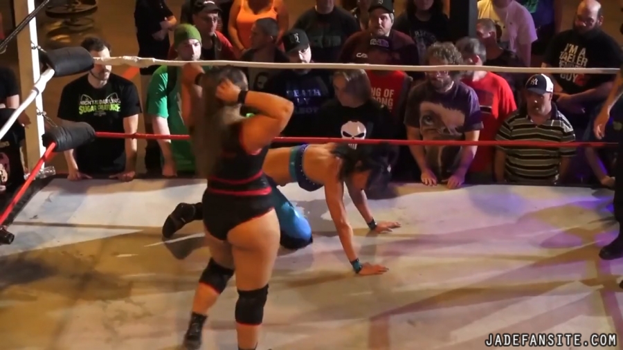 Click to view full size image
==============
MiavsGrace_Still1119.jpg MiavsGrace_Still1119.jpg