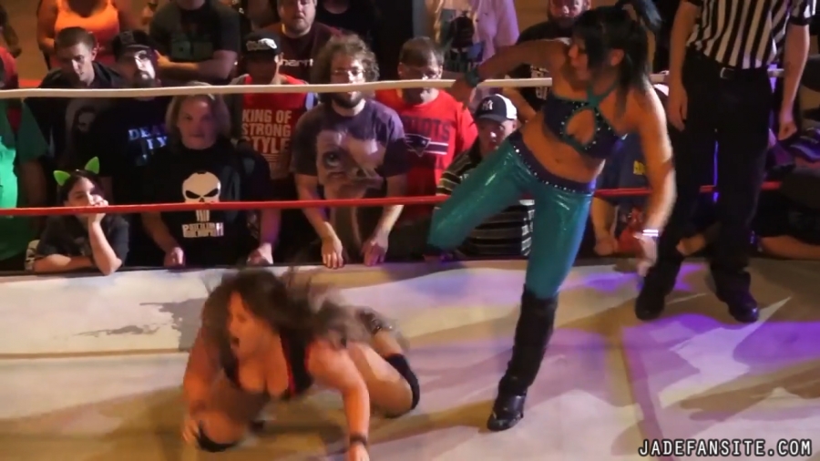 Click to view full size image
==============
MiavsGrace_Still1349.jpg MiavsGrace_Still1349.jpg