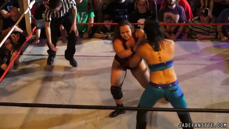 Click to view full size image
==============
MiavsGrace_Still503.jpg MiavsGrace_Still503.jpg