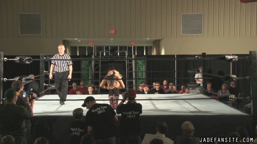 MiavsIvelisse08172013_Still054.jpg