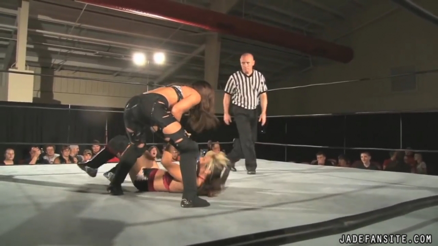 MiavsIvelisse08172013_Still167.jpg