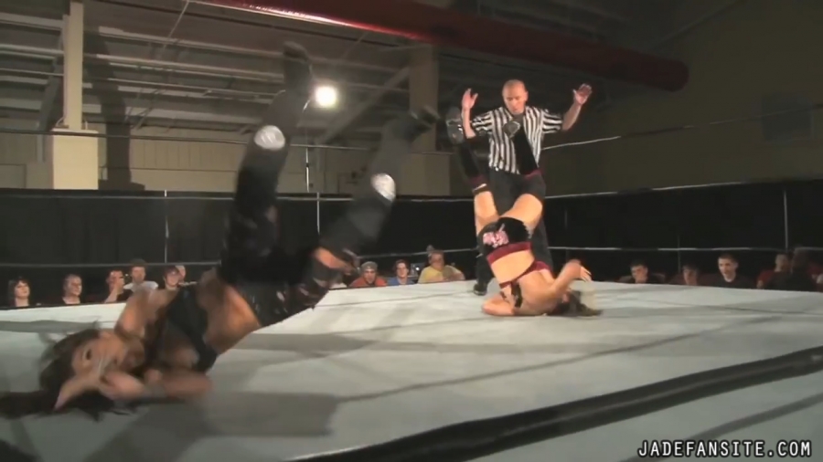 MiavsIvelisse08172013_Still250.jpg