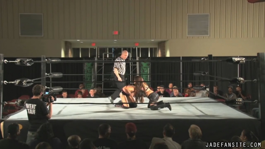 MiavsIvelisse08172013_Still508.jpg