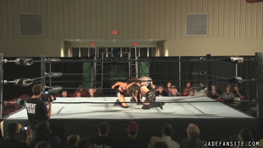 Click to view full size image
==============
MiavsIvelisse08172013_Still515.jpg MiavsIvelisse08172013_Still515.jpg