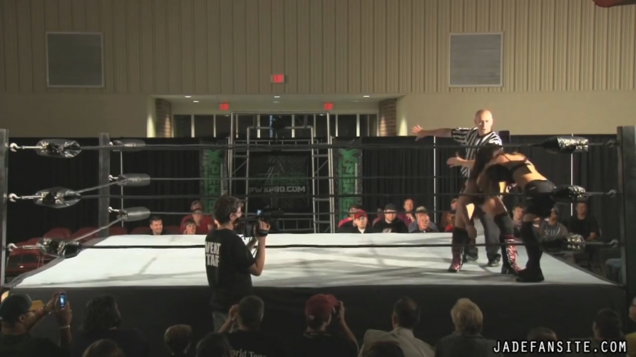 MiavsIvelisse08172013_Still537.jpg