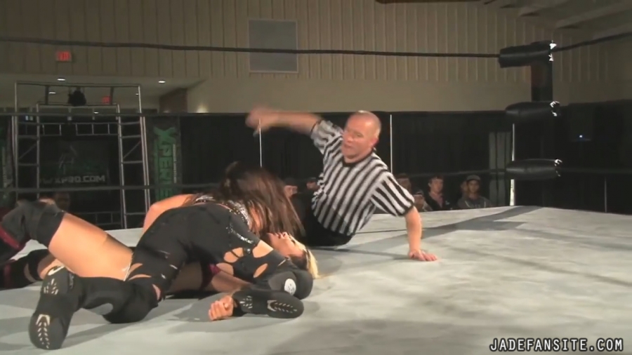 MiavsIvelisse08172013_Still560.jpg