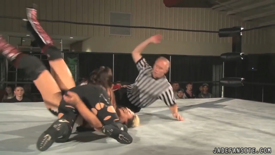 MiavsIvelisse08172013_Still562.jpg