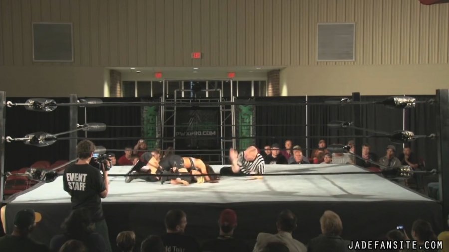 MiavsIvelisse08172013_Still572.jpg
