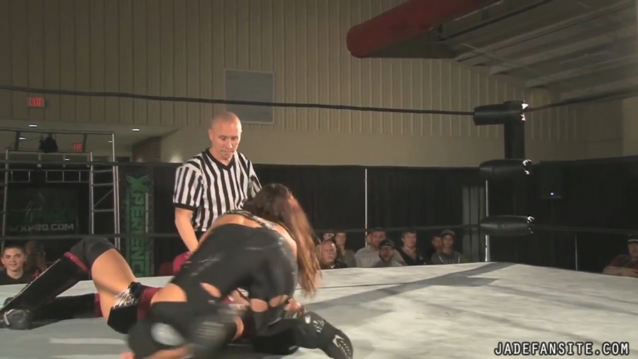 MiavsIvelisse08172013_Still585.jpg