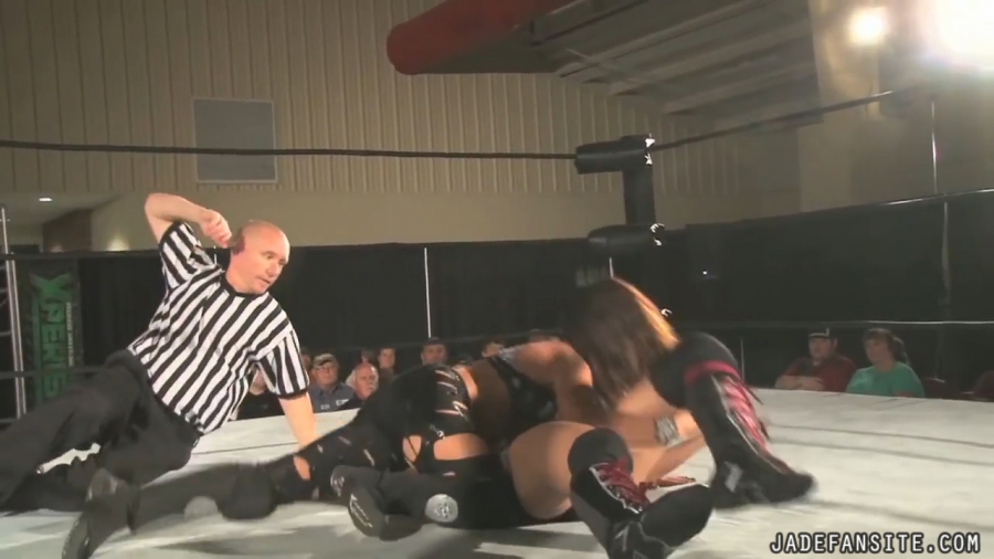 MiavsIvelisse08172013_Still604.jpg