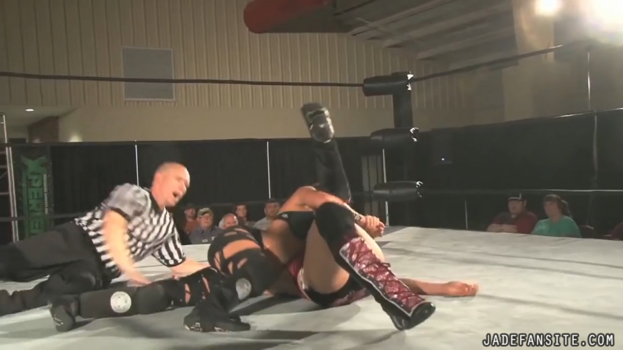 MiavsIvelisse08172013_Still605.jpg