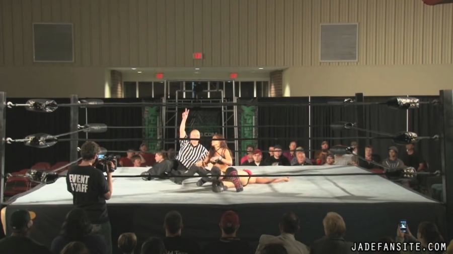 MiavsIvelisse08172013_Still610.jpg