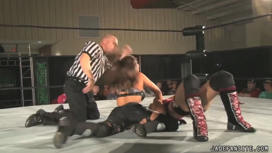 MiavsIvelisse08172013_Still619.jpg