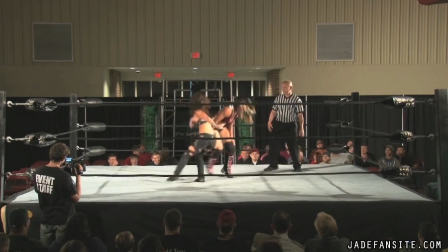 MiavsIvelisse08172013_Still906.jpg