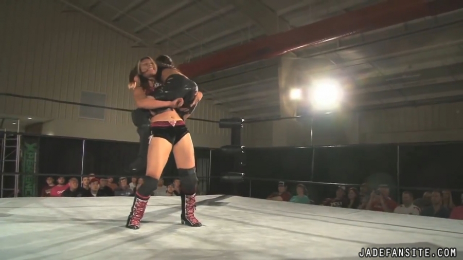 MiavsIvelisse08172013_Still980.jpg