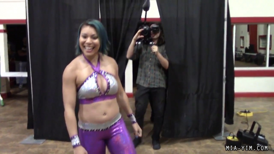 Click to view full size image
==============
MiavsLeva_Still008.jpg MiavsLeva_Still008.jpg