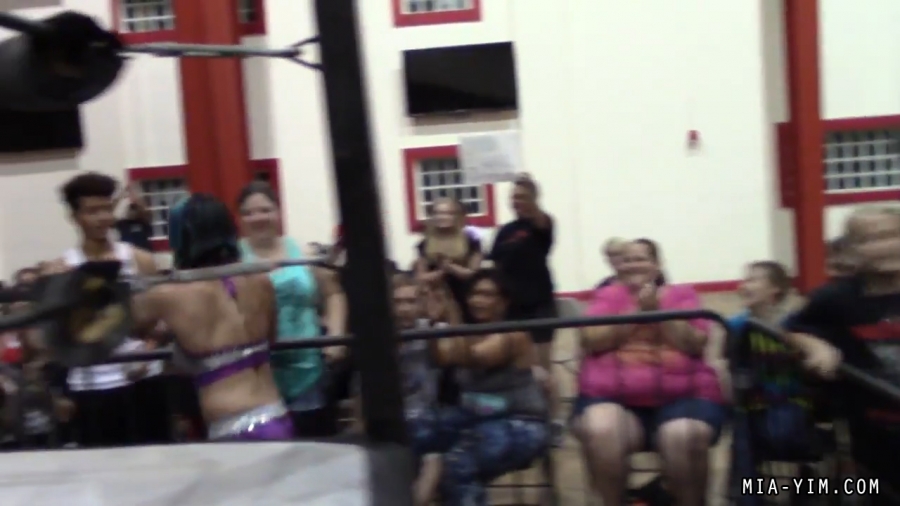 Click to view full size image
==============
MiavsLeva_Still024.jpg MiavsLeva_Still024.jpg