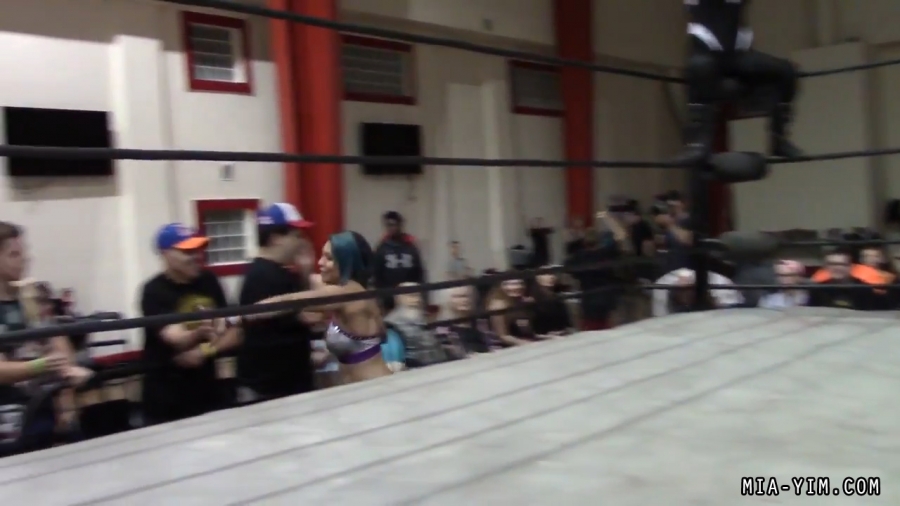 Click to view full size image
==============
MiavsLeva_Still043.jpg MiavsLeva_Still043.jpg