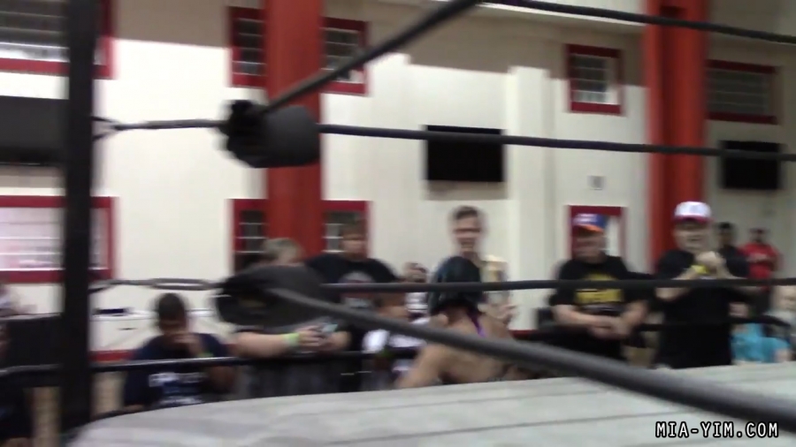 Click to view full size image
==============
MiavsLeva_Still045.jpg MiavsLeva_Still045.jpg