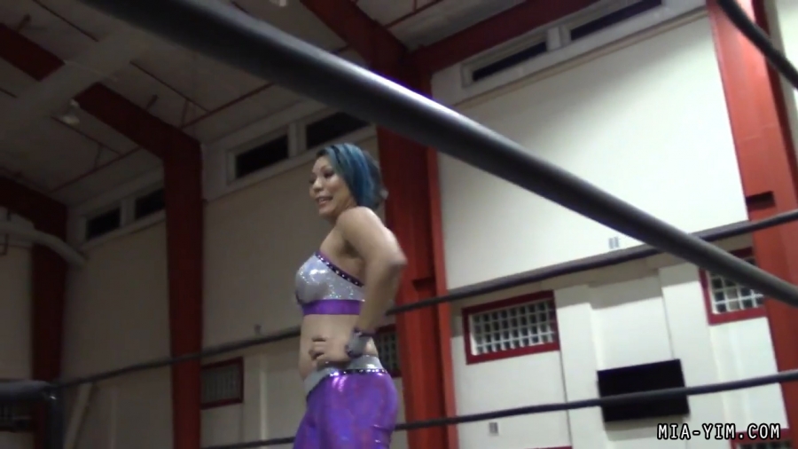 Click to view full size image
==============
MiavsLeva_Still096.jpg MiavsLeva_Still096.jpg