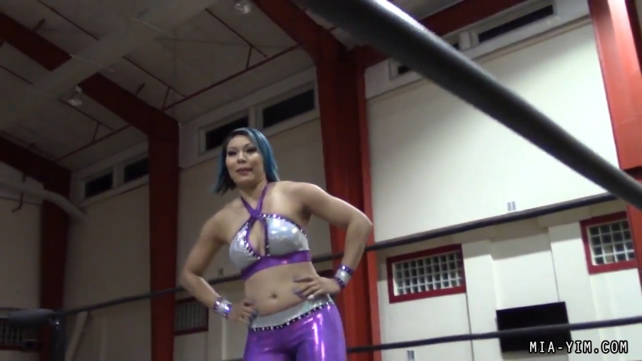 Click to view full size image
==============
MiavsLeva_Still097.jpg MiavsLeva_Still097.jpg