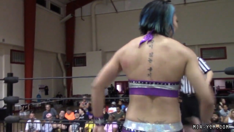 Click to view full size image
==============
MiavsLeva_Still1011.jpg MiavsLeva_Still1011.jpg