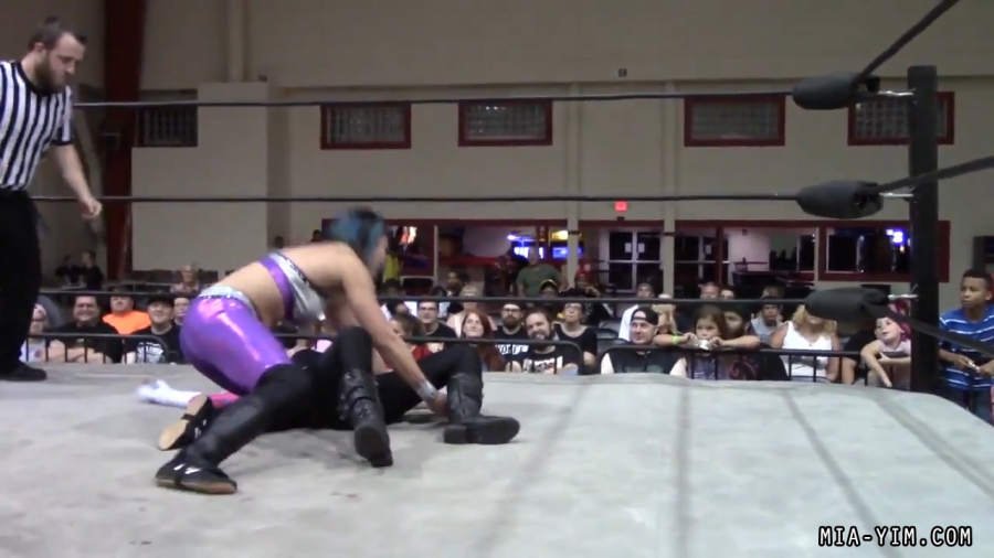 Click to view full size image
==============
MiavsLeva_Still1038.jpg MiavsLeva_Still1038.jpg