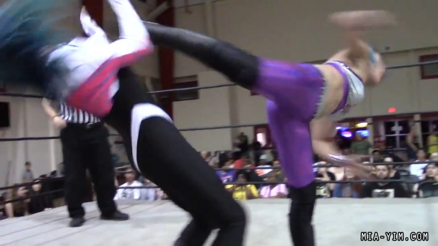 Click to view full size image
==============
MiavsLeva_Still1096.jpg MiavsLeva_Still1096.jpg