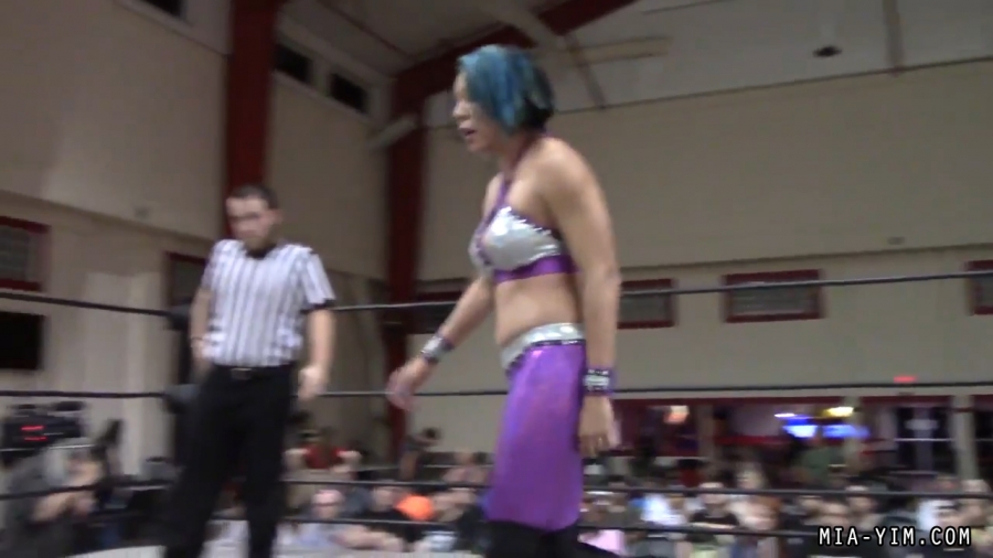 Click to view full size image
==============
MiavsLeva_Still1101.jpg MiavsLeva_Still1101.jpg