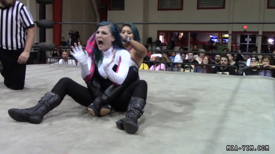 Click to view full size image
==============
MiavsLeva_Still1134.jpg MiavsLeva_Still1134.jpg