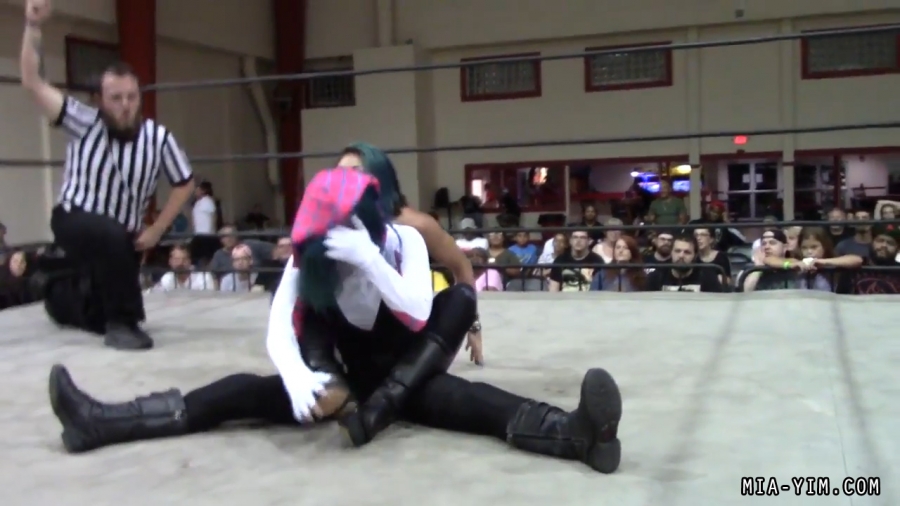 Click to view full size image
==============
MiavsLeva_Still1160.jpg MiavsLeva_Still1160.jpg