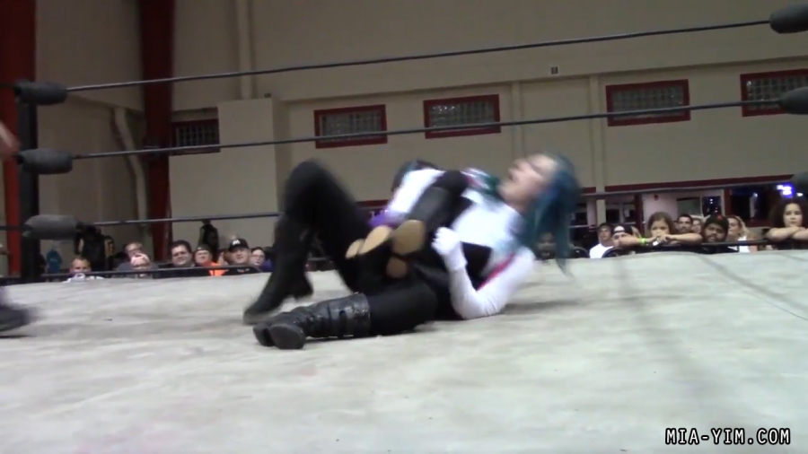 Click to view full size image
==============
MiavsLeva_Still1174.jpg MiavsLeva_Still1174.jpg