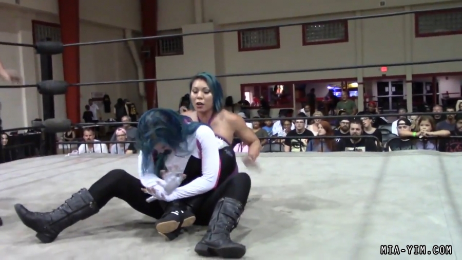 Click to view full size image
==============
MiavsLeva_Still1183.jpg MiavsLeva_Still1183.jpg