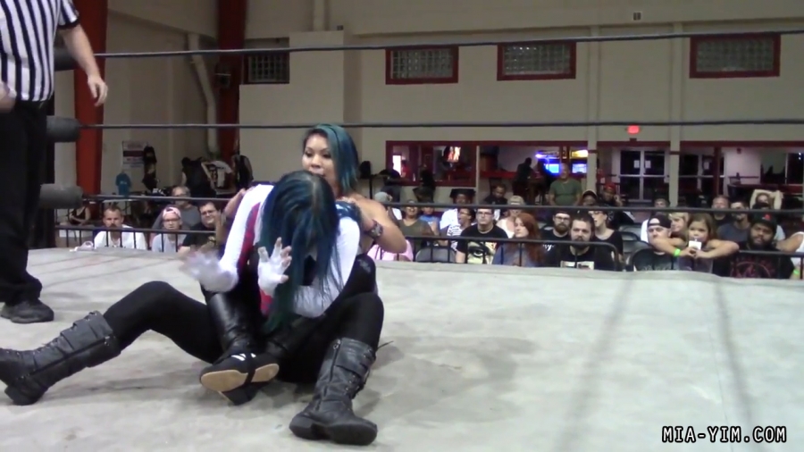 Click to view full size image
==============
MiavsLeva_Still1196.jpg MiavsLeva_Still1196.jpg