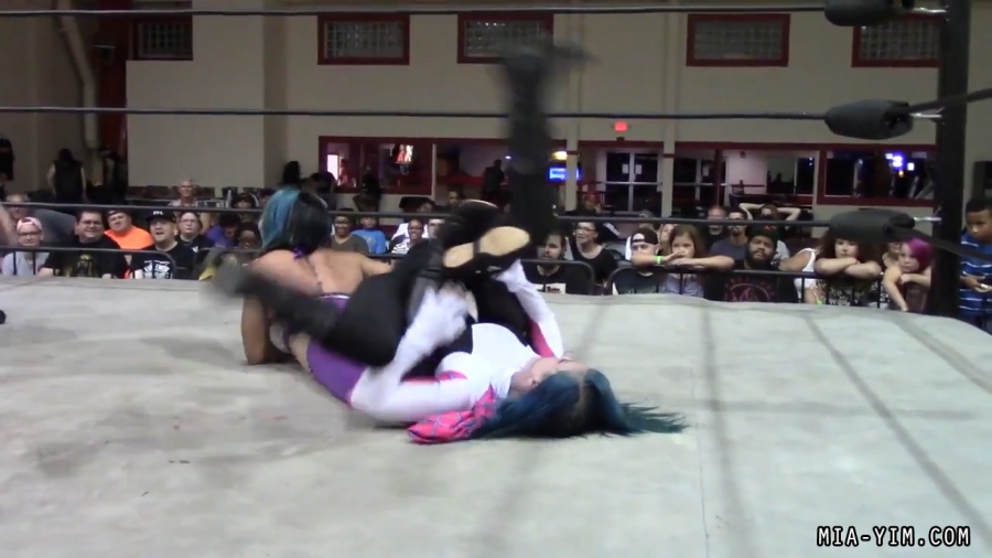 Click to view full size image
==============
MiavsLeva_Still1220.jpg MiavsLeva_Still1220.jpg