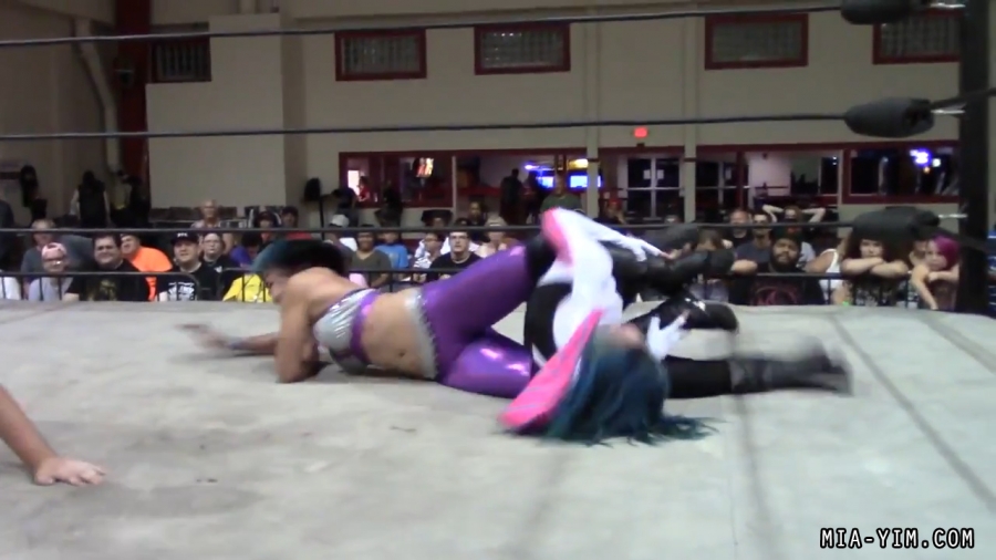 Click to view full size image
==============
MiavsLeva_Still1224.jpg MiavsLeva_Still1224.jpg