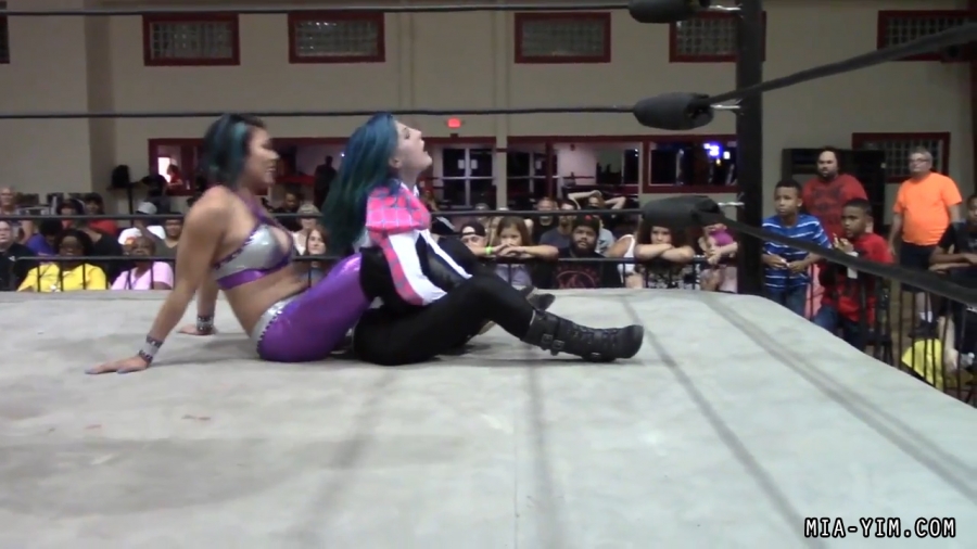 Click to view full size image
==============
MiavsLeva_Still1228.jpg MiavsLeva_Still1228.jpg