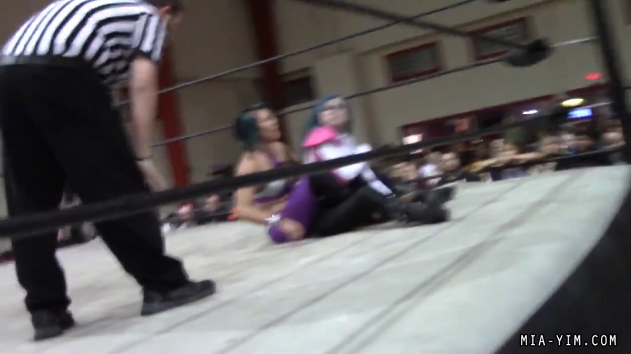 Click to view full size image
==============
MiavsLeva_Still1239.jpg MiavsLeva_Still1239.jpg