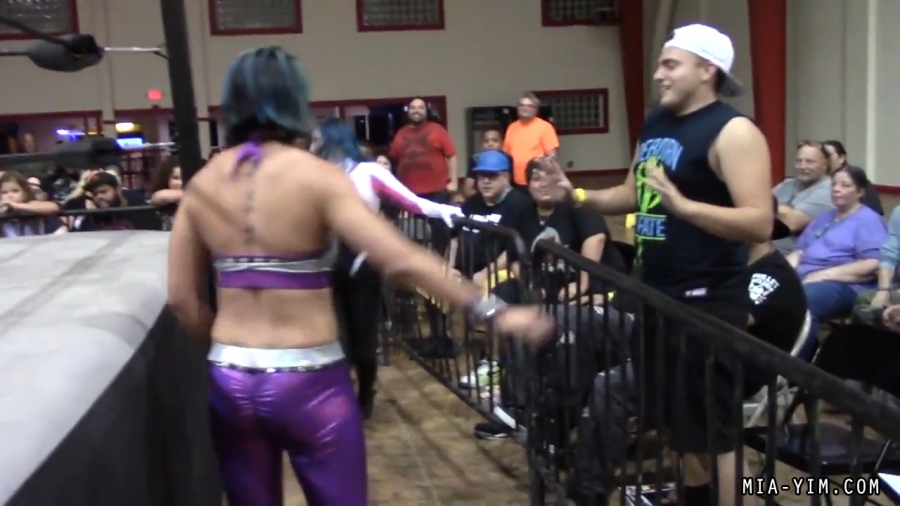 Click to view full size image
==============
MiavsLeva_Still1264.jpg MiavsLeva_Still1264.jpg