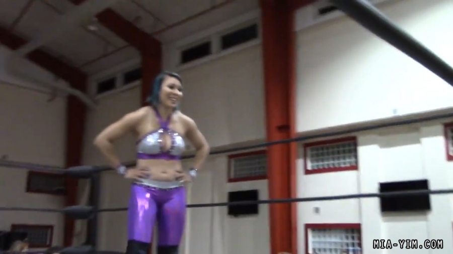 Click to view full size image
==============
MiavsLeva_Still130.jpg MiavsLeva_Still130.jpg