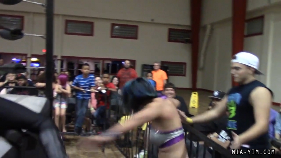 Click to view full size image
==============
MiavsLeva_Still1301.jpg MiavsLeva_Still1301.jpg