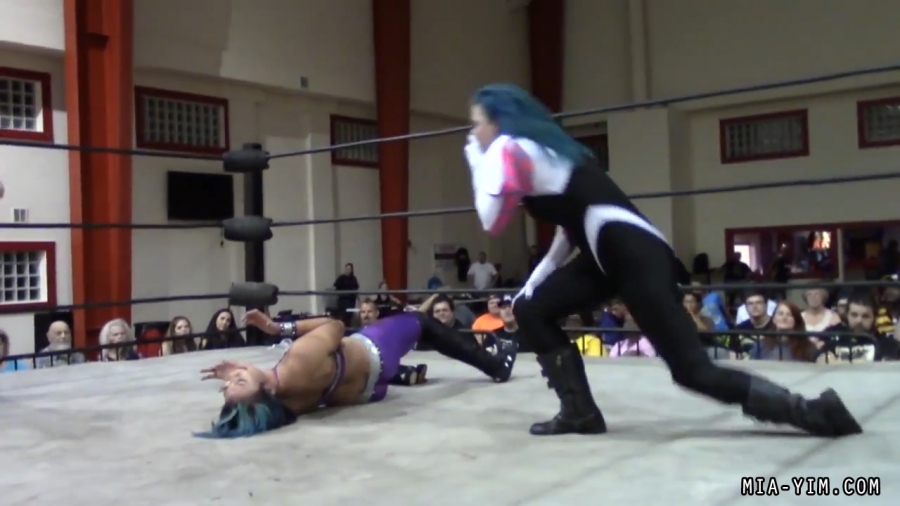 Click to view full size image
==============
MiavsLeva_Still1324.jpg MiavsLeva_Still1324.jpg